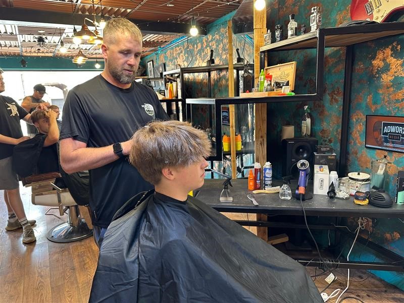 Ryan braves the shave to honour Mum’s cancer battle and support Macclesfield Hospital